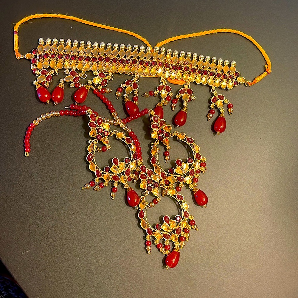 Indian Weddin Jewelry Set, Necklace, Earrings and Tikka Set, Maroon and Golden